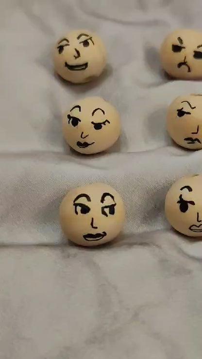 😊 9er-Set Holzköpfchen – einfache Frauengesichter mit Emotionen