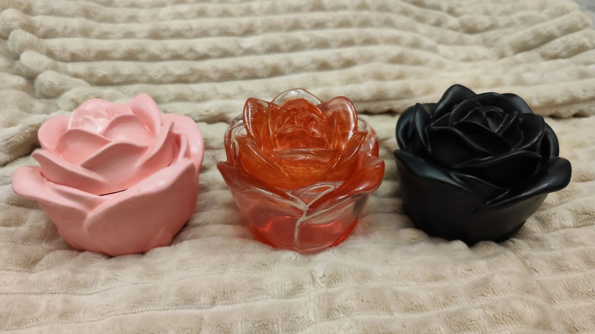 🌹 Two-piece rose bowl with lid — orange-transparent epoxy resin