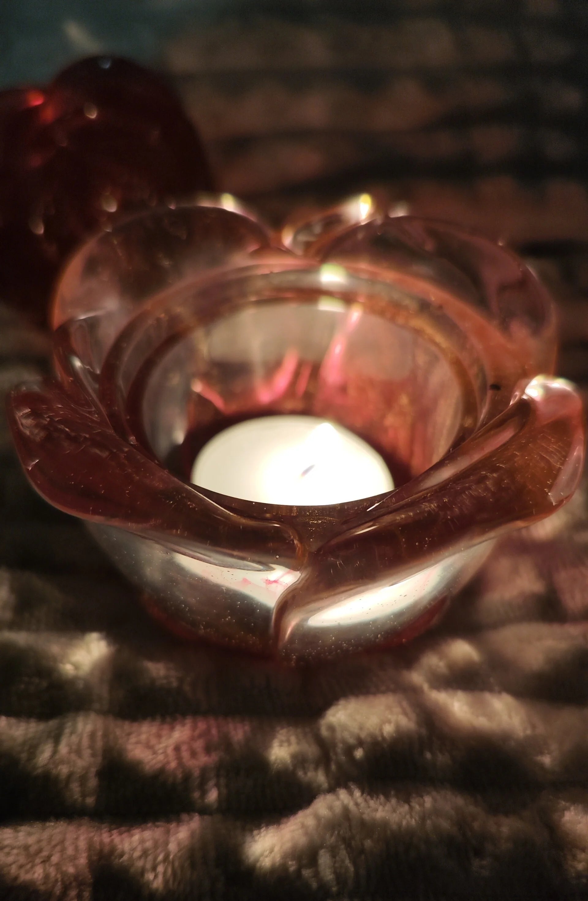 🌹 Two-piece rose bowl with lid — orange-transparent epoxy resin