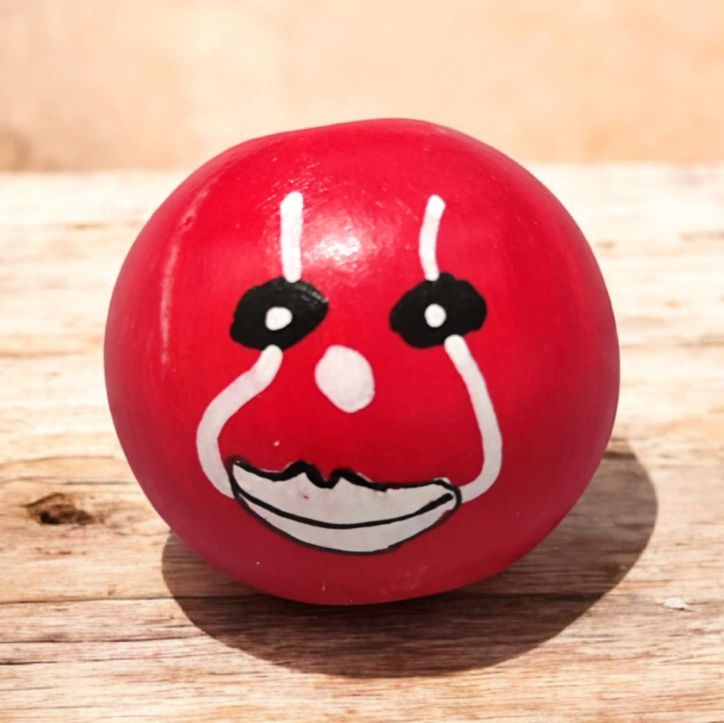 Grusel-Clown Rot (2 cm oder 2,5 cm) – Handbemalte Holzperlen