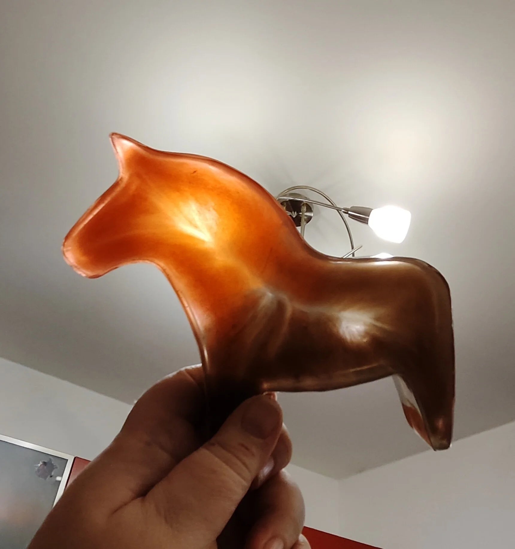 Scandinavian decoration made of epoxy resin – Dala horses lovingly handcrafted