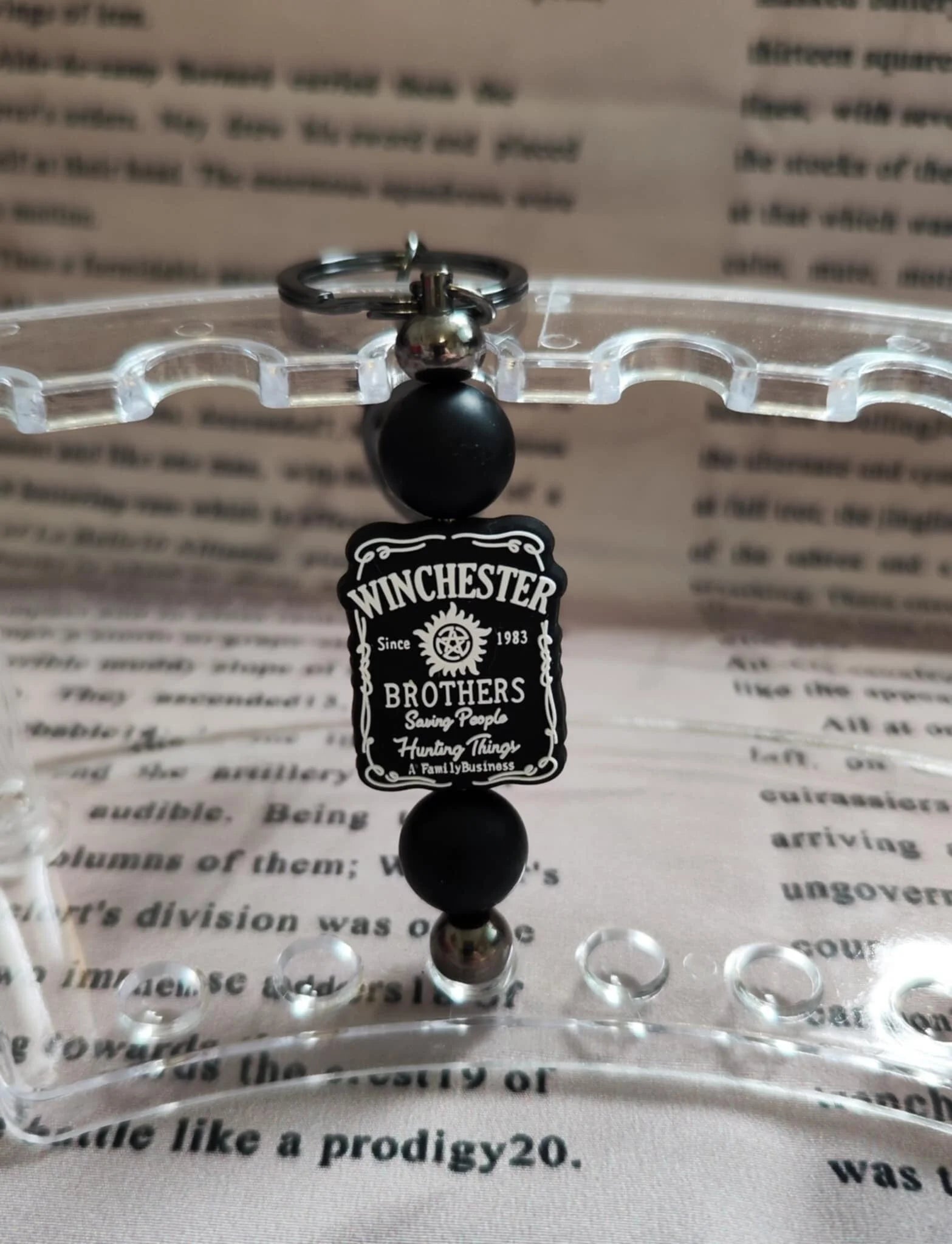 🕯️ Keychain “The Hunt” – for hunters &amp; series fans