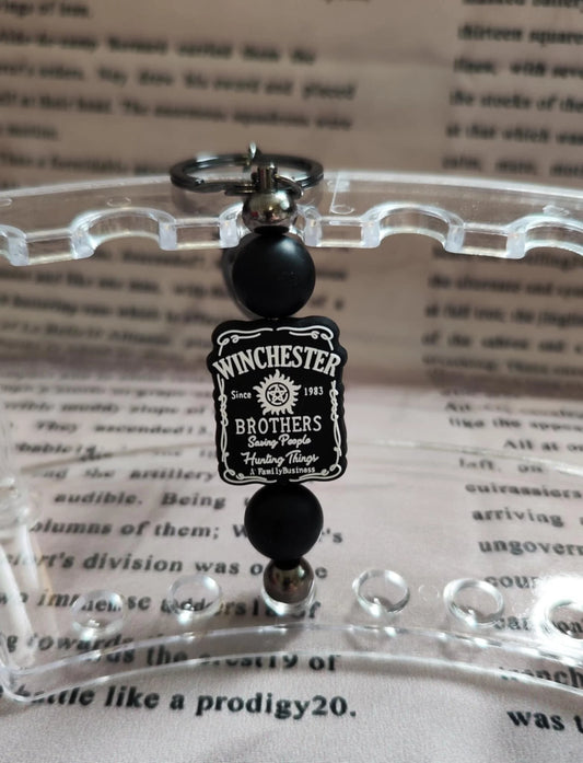 🕯️ Schlüsselanhänger „The Hunt“ – für Jäger*innen & Serienfans