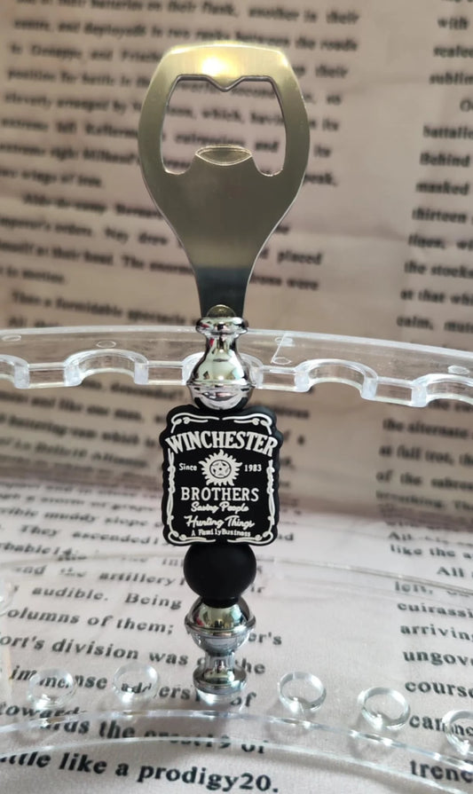 🖤 Flaschenöffner „The Hunter’s Tool“ – inspiriert vom Übernatürlichen