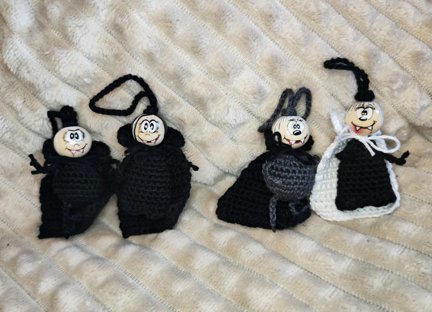 🦇 Häkelanleitung „Graf & Gräfin Dracula“ – bissig gut gehäkelt! (PDF) 🦇