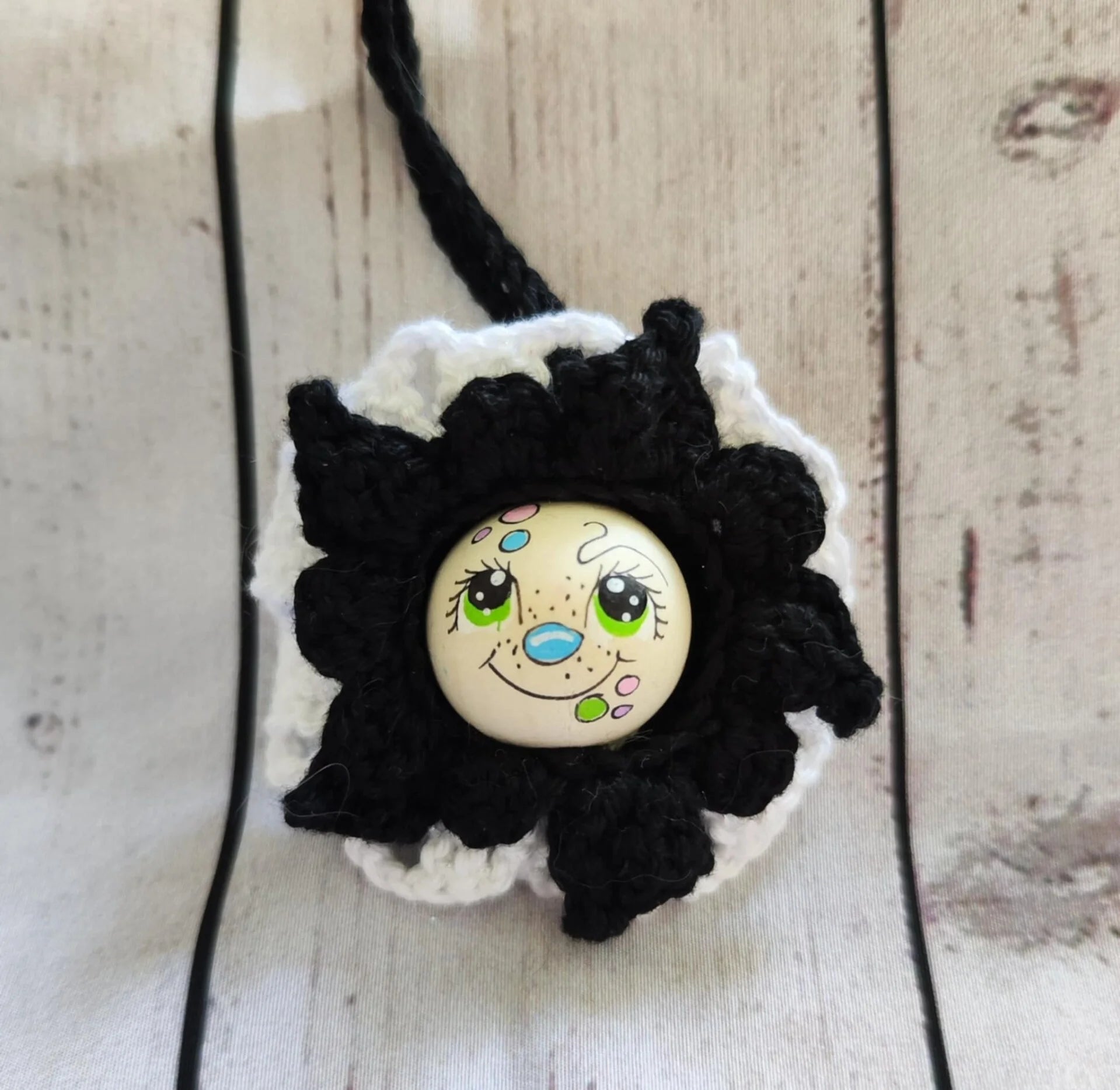 ⚫⚪ Stilvoll & stark – Die edle Zauberblume in Schwarz-Weiß